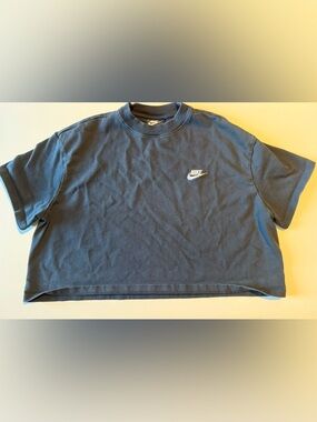 Nike Black Cropped Crewneck with Swoosh